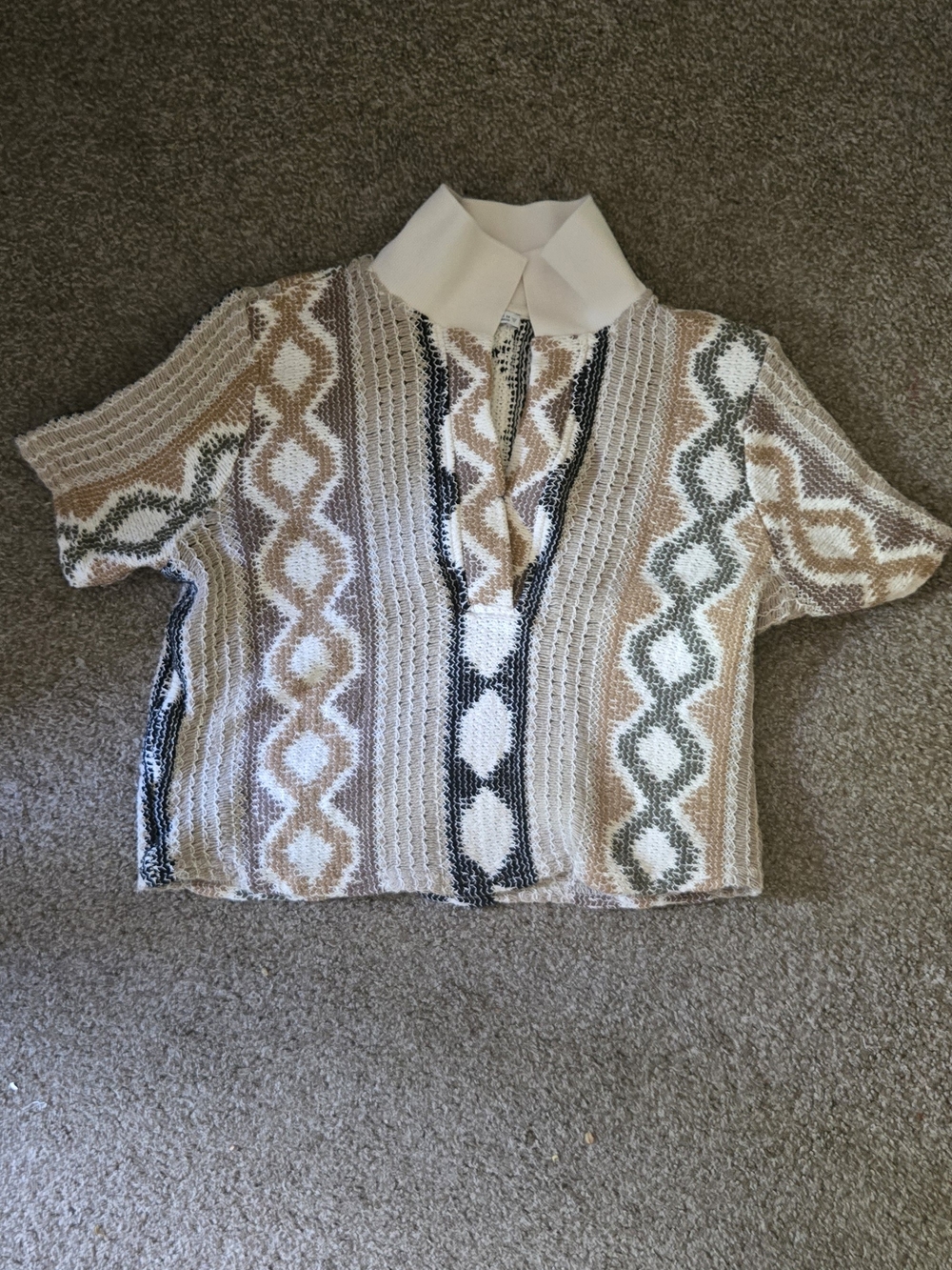 Zara Short-Sleeve Knit Polo Top in White, Tan & Gray